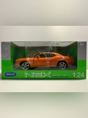 Welly NEX Models Dodge Challenger SRT 1:24 – Orange Diecast Car
